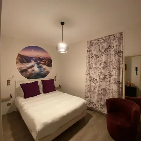 Hotel La Bonne Hotesse Chambon-sur-Lac Buitenkant foto