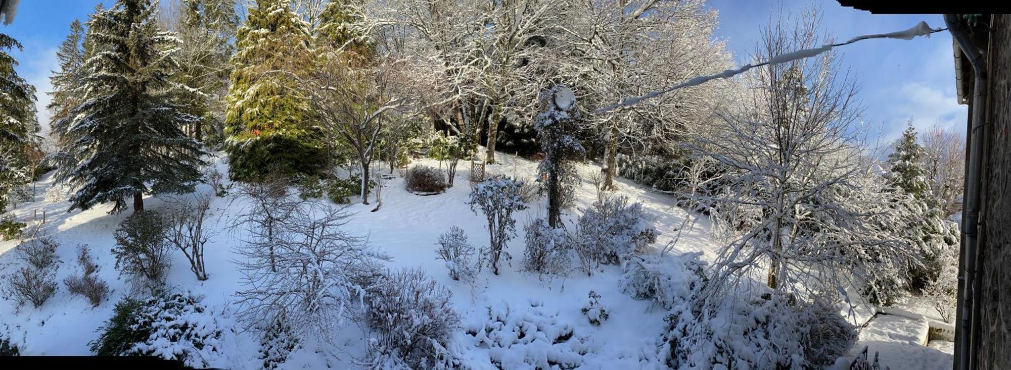 La Bonne Hôtesse Chambon-sur-Lac